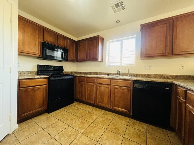 Building Photo - 7372 W Ian Dr