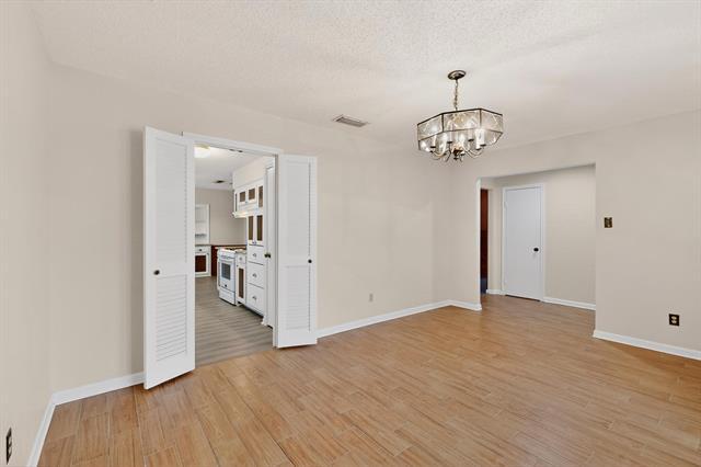 Building Photo - 2609 Brook Hollow Ln