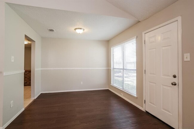 Building Photo - 2322 Tall Ships Ln