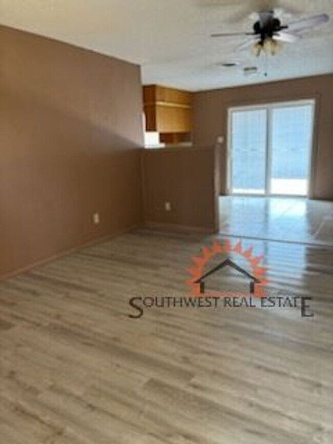 Foto del edificio - Spacious 3 bedroom 2 bathroom home.
