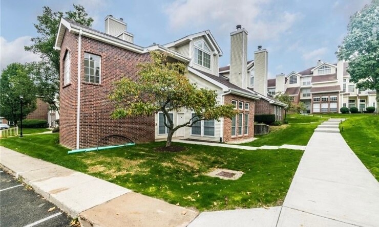 Foto principal - 131 Carriage Crossing Ln