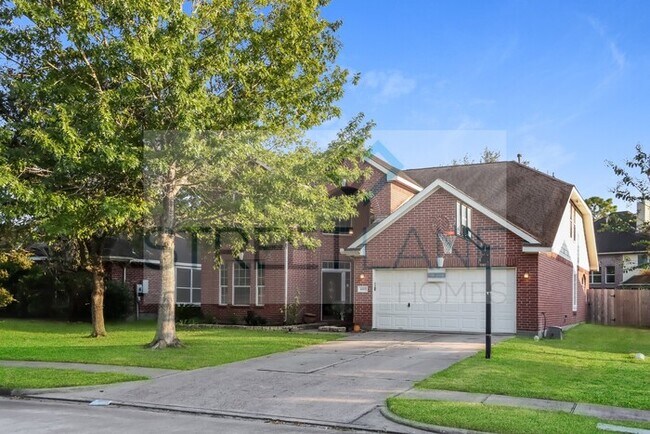 Building Photo - REDUCED!