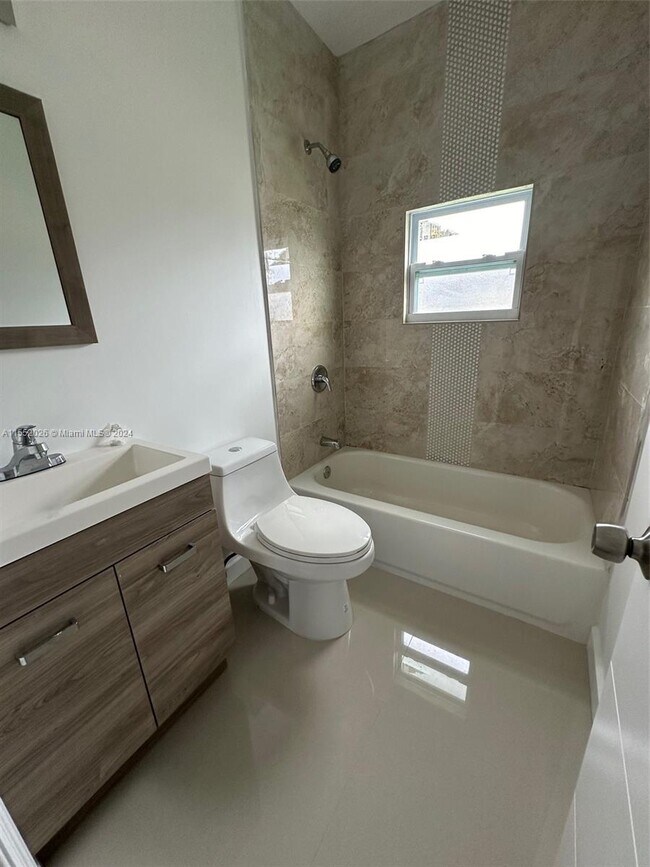 Foto del edificio - 113 NE 75th St