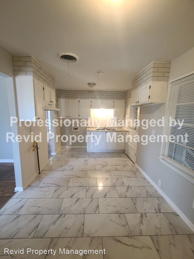 Foto del edificio - 3 br, 1 bath House - 2208 Cassie Ave.