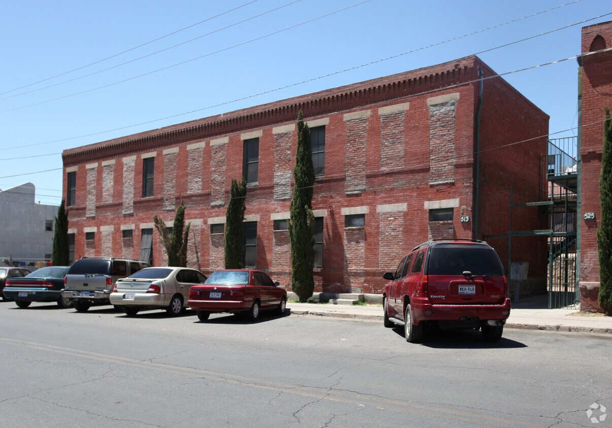 513-525 Father Rahm Ave - 513-525 E Father Rahm Ave