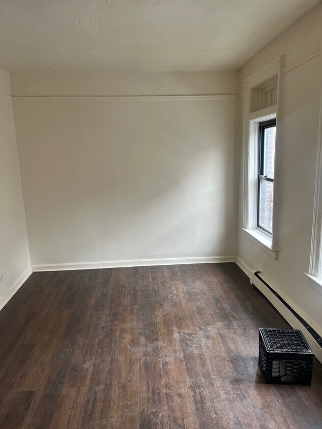 Primary Photo - 1472 Bryant Ave