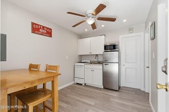 Building Photo - 206 16th Ave