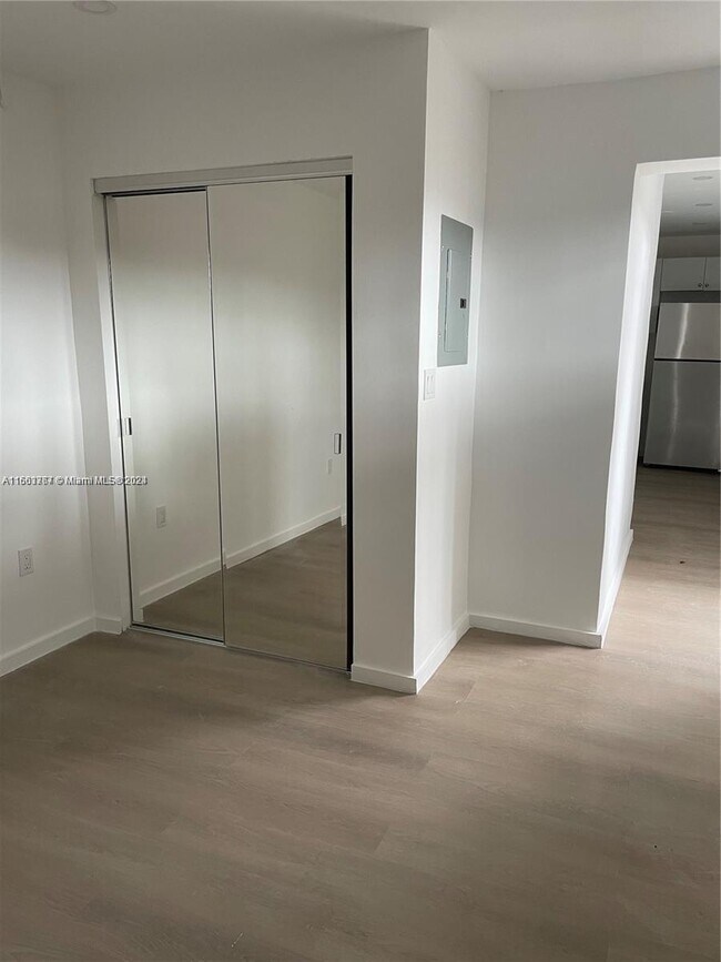 Foto del edificio - 2655 SE Carroll St