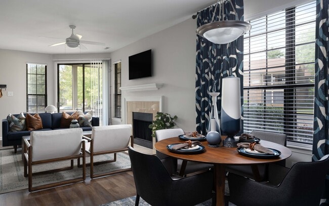 Building Photo - Willow Lake Apartments