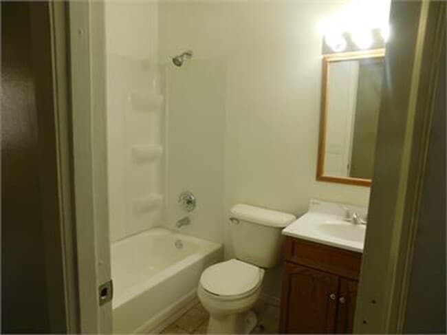 Building Photo - 2602 Dale Dr