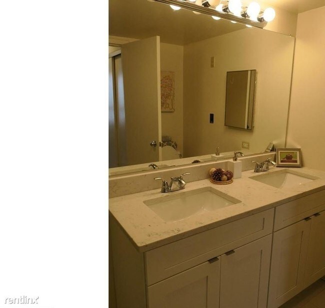 Foto del edificio - 2 br, 2 bath  - 233 S 6th St Apt 907