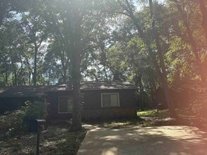 Building Photo - 1820 Seay Ct