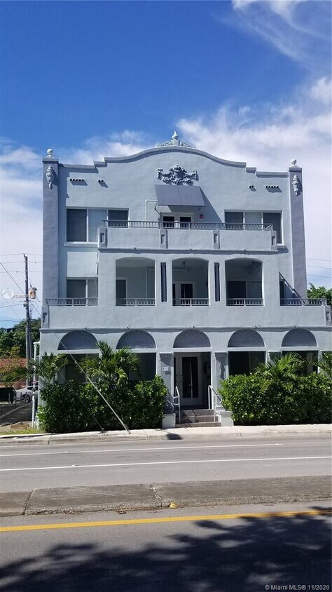 Primary Photo - 1814 SW 22nd Ave
