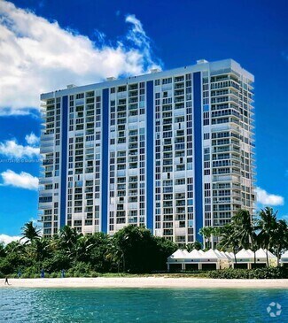 Building Photo - 881 Ocean Dr