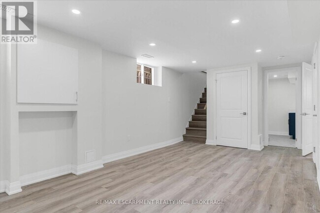 Building Photo - 51 Runcorn St