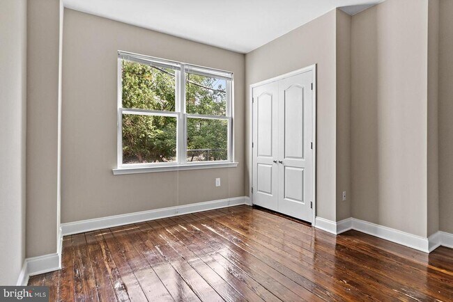 Building Photo - 3830 Baring St