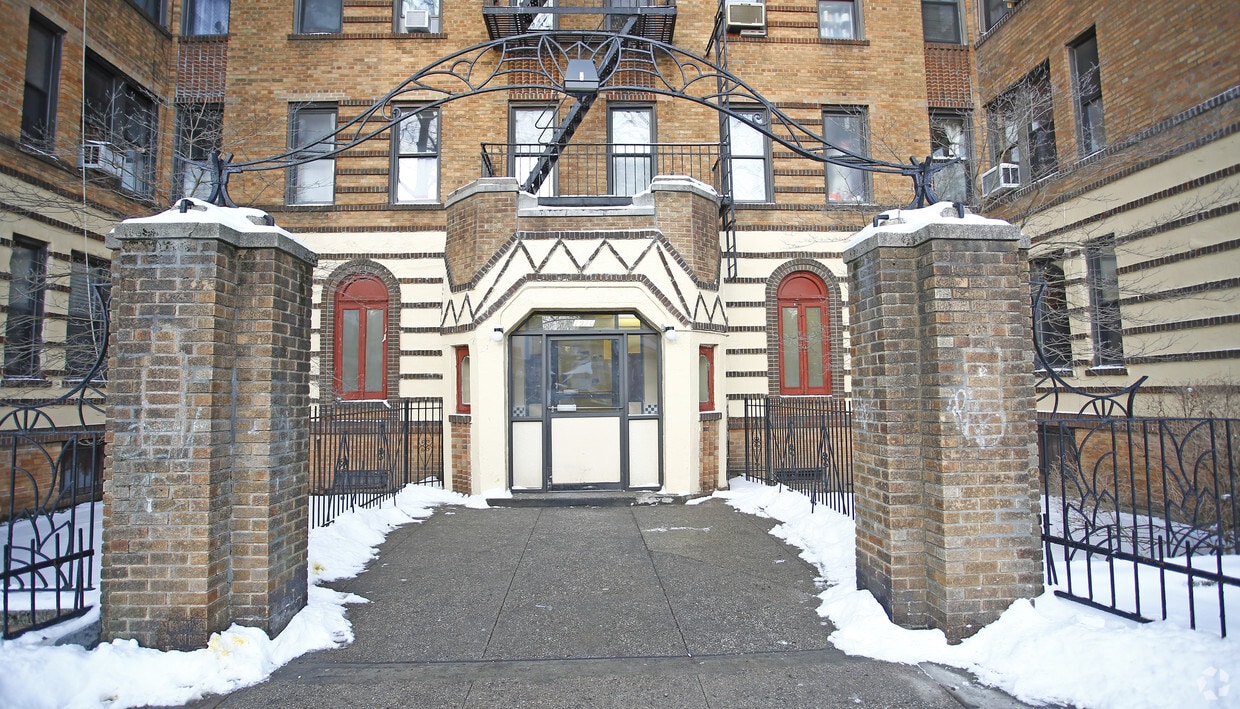 Building Photo - 1970 E 18th St