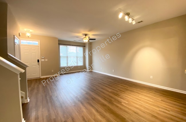 Foto del edificio - 205 Elise Dr