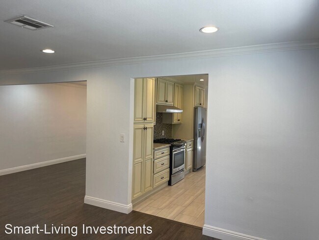 Building Photo - 3 br, 3 bath House - 8430 Sheffield Rd