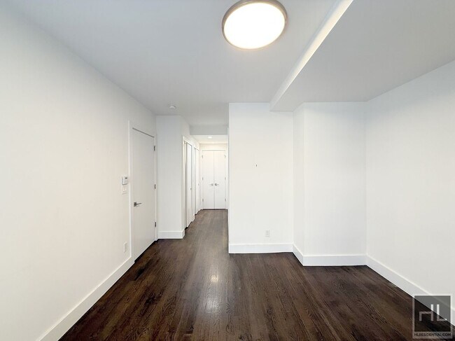 Building Photo - RENT STABILIZE  1 BED 2BATH with washer and dryer - WEST END AVENUE