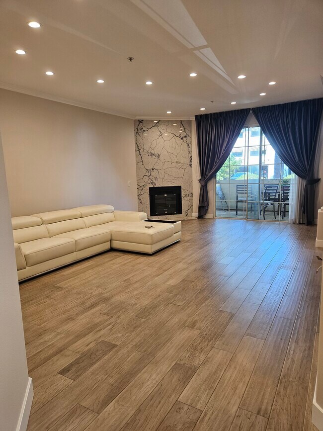 Foto del edificio - 7218 Hillside Ave