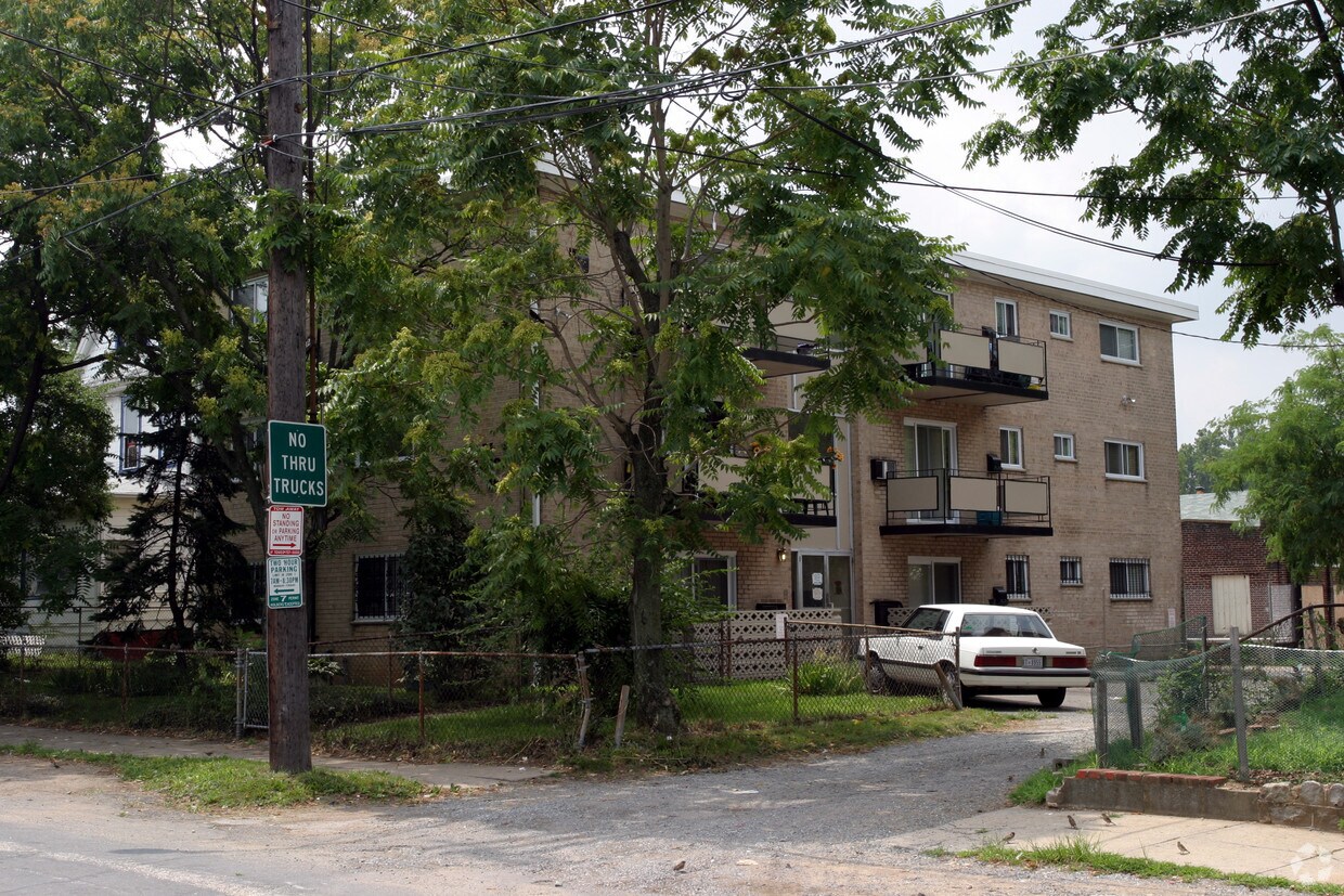 Quarl's Manor Apartments in Washington, DC