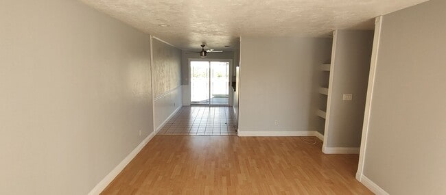 Building Photo - Single Story House in Poway - 4 BR Plus Bo...