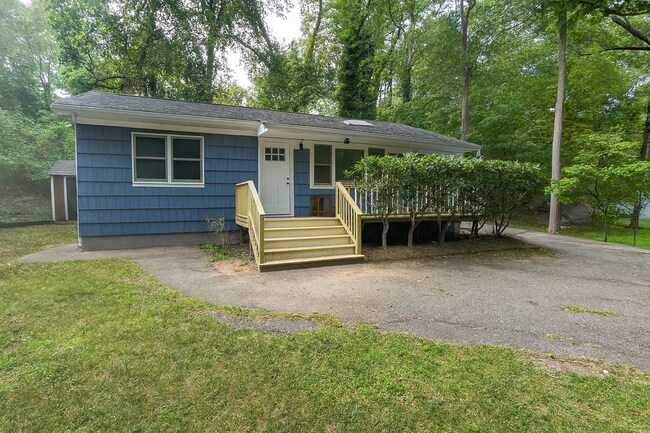 Foto del edificio - 258 N Country Rd