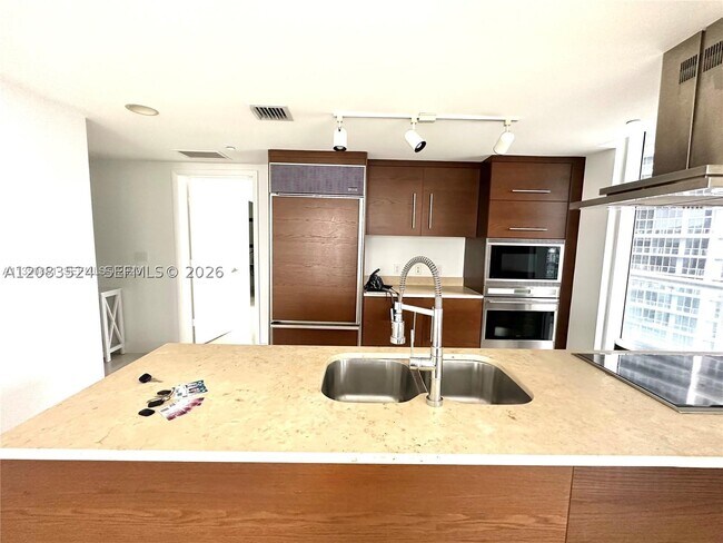 Foto del edificio - 495 Brickell Ave