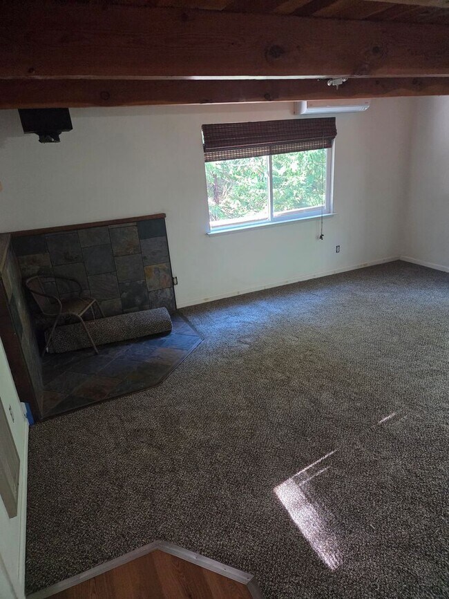 Foto del edificio - Charming 3-Bed, 2-Bath Home in Peaceful Tw...