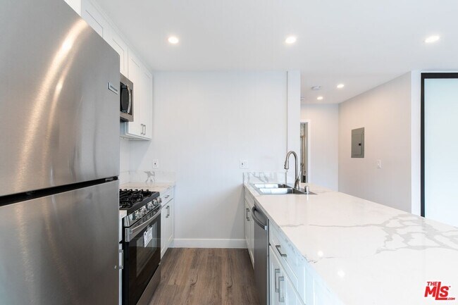 Foto del edificio - 3872 Bentley Ave