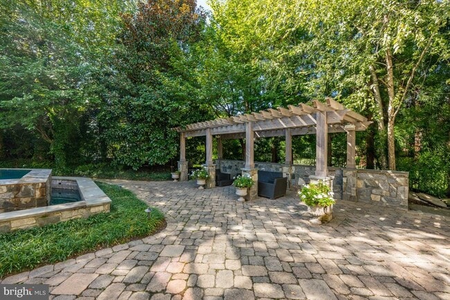 Foto del edificio - 8305 Fox Haven Dr