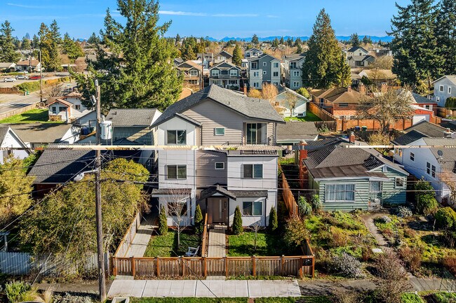 Foto del edificio - 8338 27th Ave NW