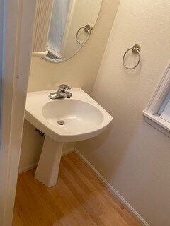 1/2 baño - 1123 N 93rd St