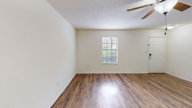 Interior Photo - Cambridge Woods