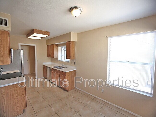 Foto del edificio - 6938 W Cochise Dr