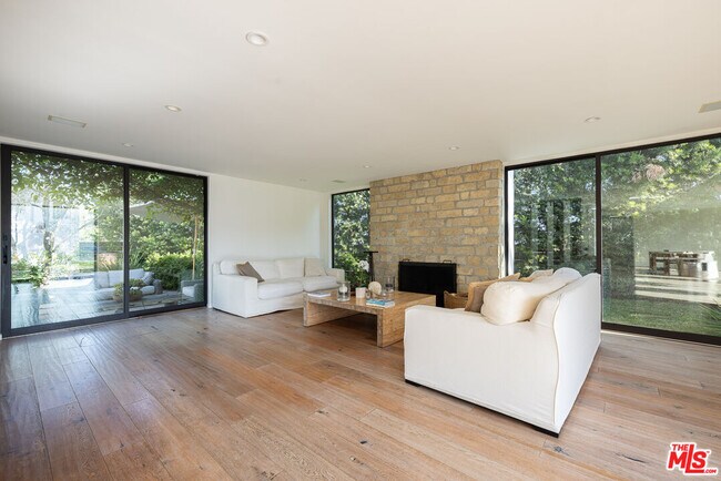 Foto del edificio - 11335 Dona Teresa Dr