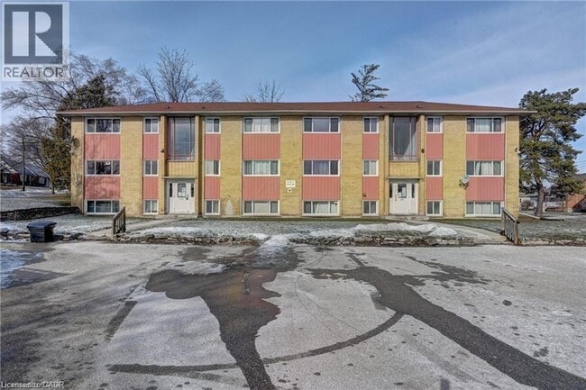 Building Photo - 280 Sydney St S