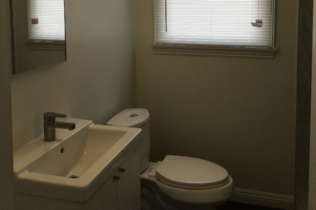 Foto del edificio - 1718 Huntington Dr