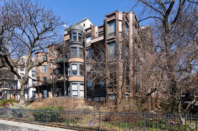 Building Photo - 222 Columbia Pl