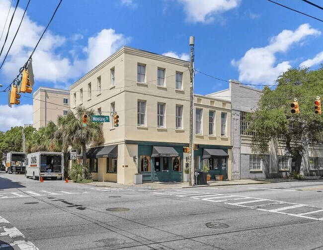 Foto del edificio - 251 Meeting St