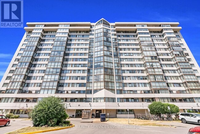 Building Photo - 306-321 MARKBROOK Ln