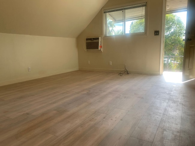 Building Photo - 732 Chestnut St