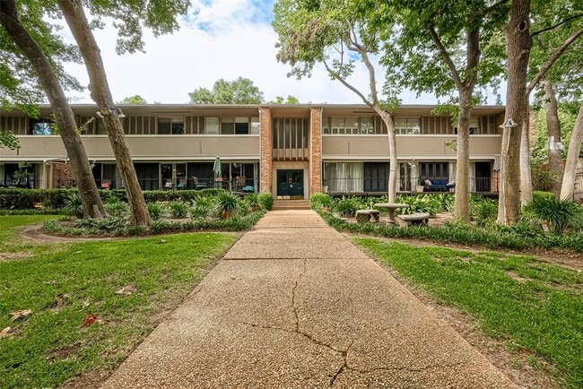 Foto del edificio - 642 S Ripple Creek Dr