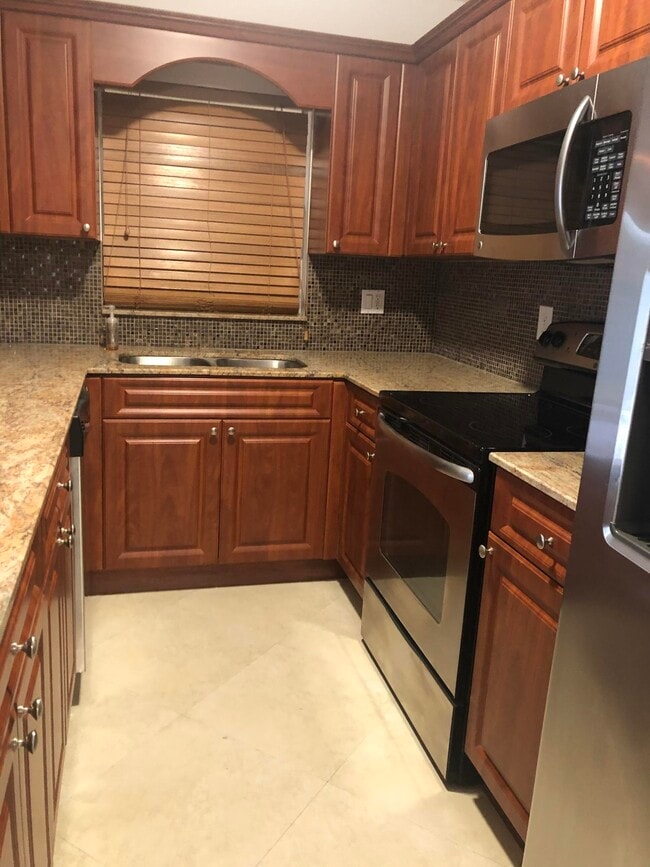 Foto del edificio - 1291 NW 13th St