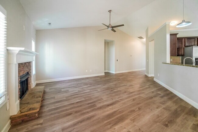 Building Photo - 242 Summer Gate Ln