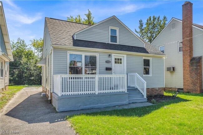 Building Photo - 15506 Westview Ave