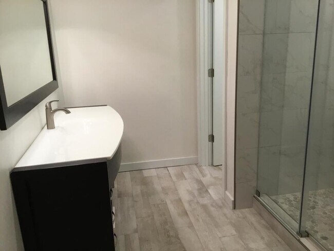 Foto del edificio - 4045 N 127th St