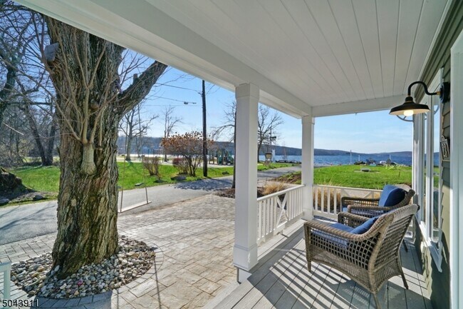 Building Photo - 23 Old Ln