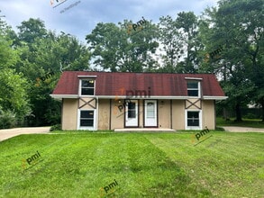 Building Photo - 2355 Hickory St